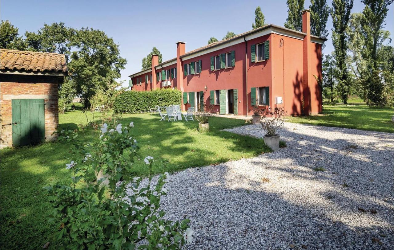 2 Bedroom Awesome Home In Taglio Di Po Ro Porto Viro Kültér fotó