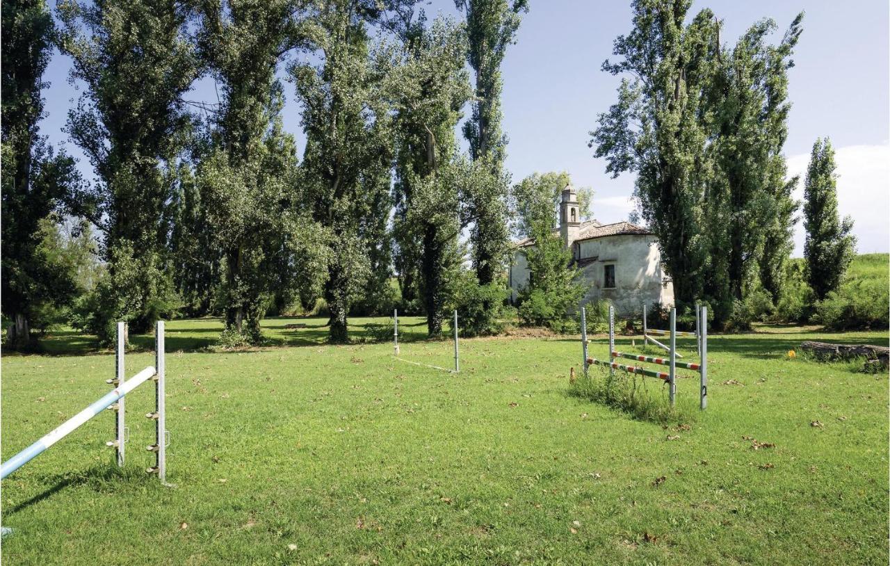 2 Bedroom Awesome Home In Taglio Di Po Ro Porto Viro Kültér fotó