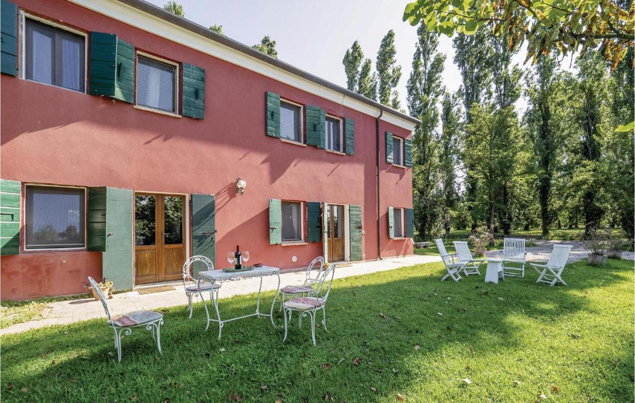 2 Bedroom Awesome Home In Taglio Di Po Ro Porto Viro Kültér fotó