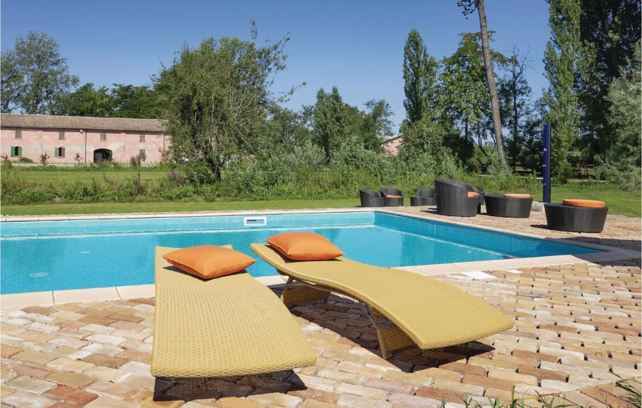 2 Bedroom Awesome Home In Taglio Di Po Ro Porto Viro Kültér fotó