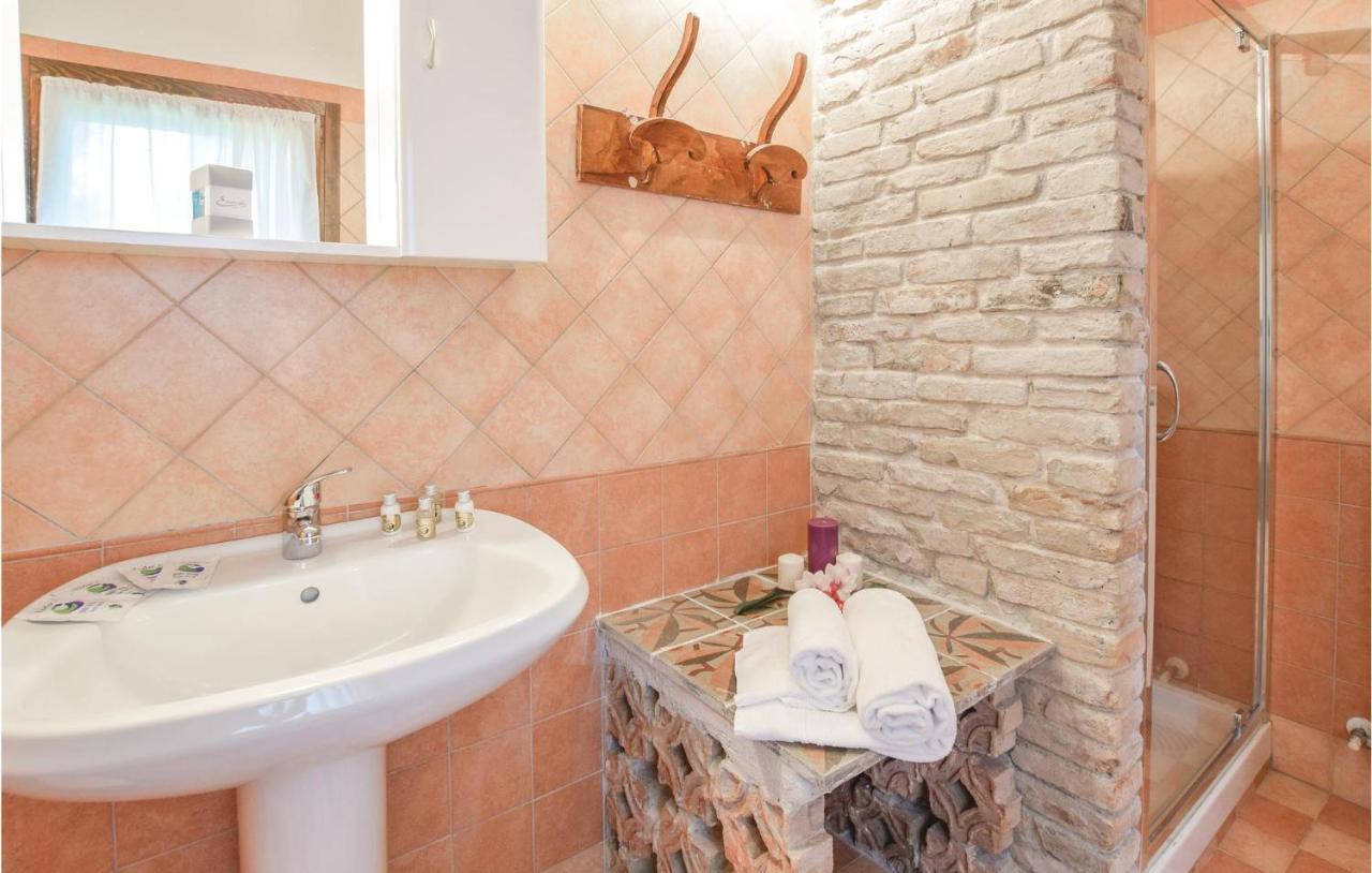 2 Bedroom Awesome Home In Taglio Di Po Ro Porto Viro Kültér fotó